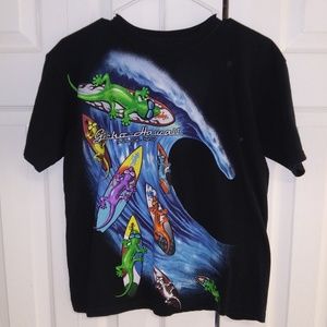 Gecko Hawaii - 8 Gecko's on Gecko Boards Surf the Wave In Hawaii T-Shirt